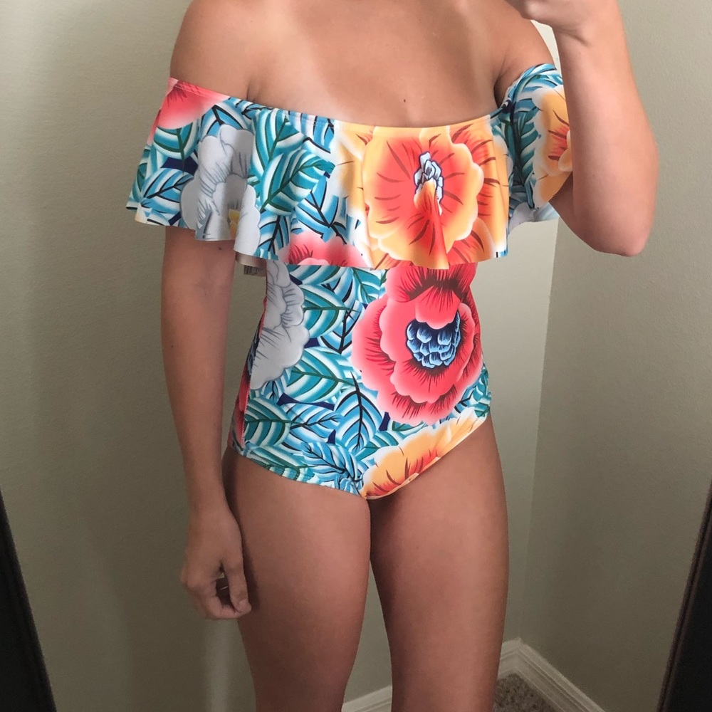 Cupshe swimsuit